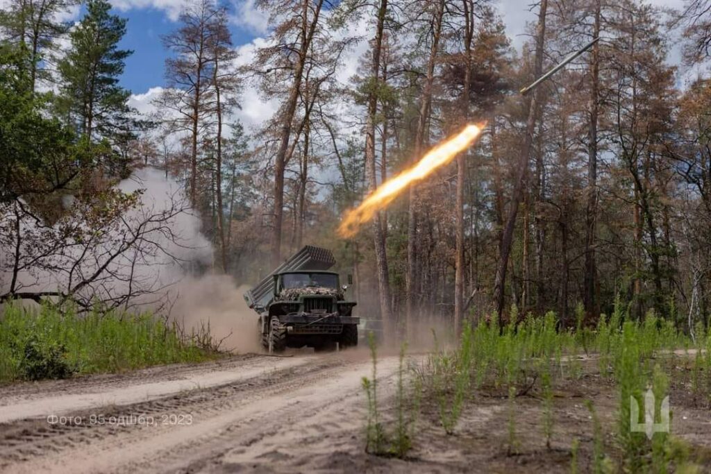 Авиаудар по Дружелюбовке и артобстрелы – сводка Генштаба ВСУ по Харьковщине