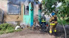 Обстріл Борівської громади на Харківщині: ворог підпалив два будинки (фото)