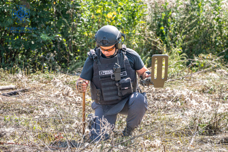 Як аграріям Харківщини отримати 100% компенсації за розмінування земель