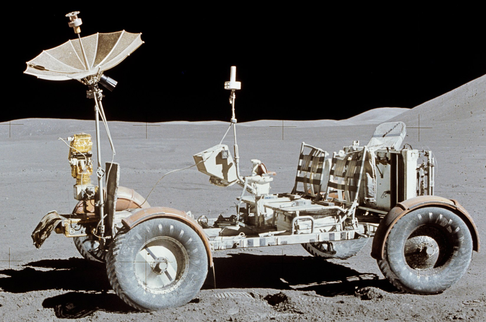 Місячний автомобіль на Місяці