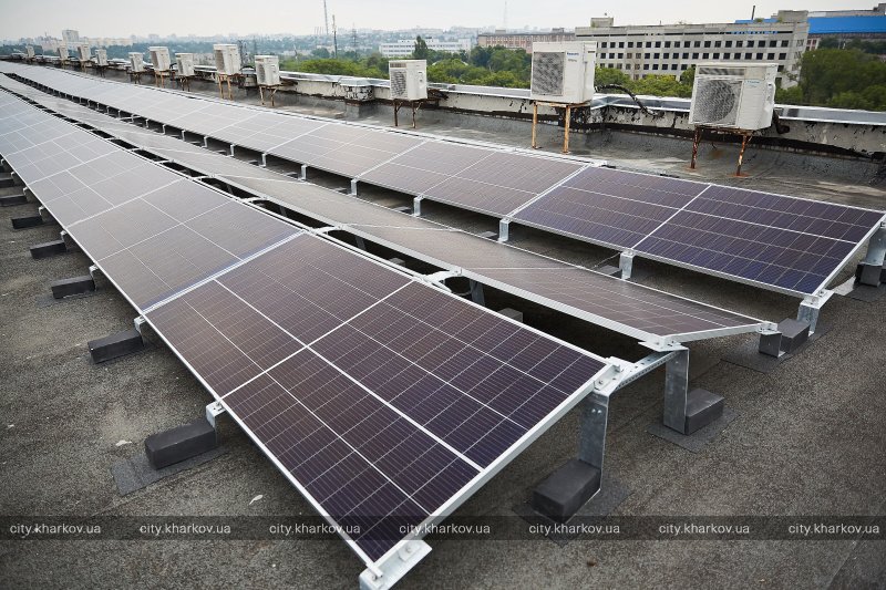 Терехов пообіцяв поставити сонячні панелі на школах і лікарнях Харкова