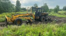 На Харківщині вранці підірвався грейдер: водія поранено
