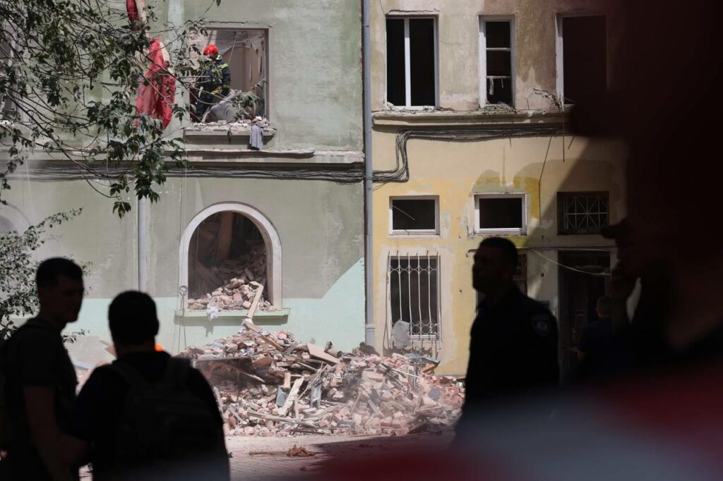 Во Львове завершили разбор завалов: в ОВА сообщили имена и возраст погибших