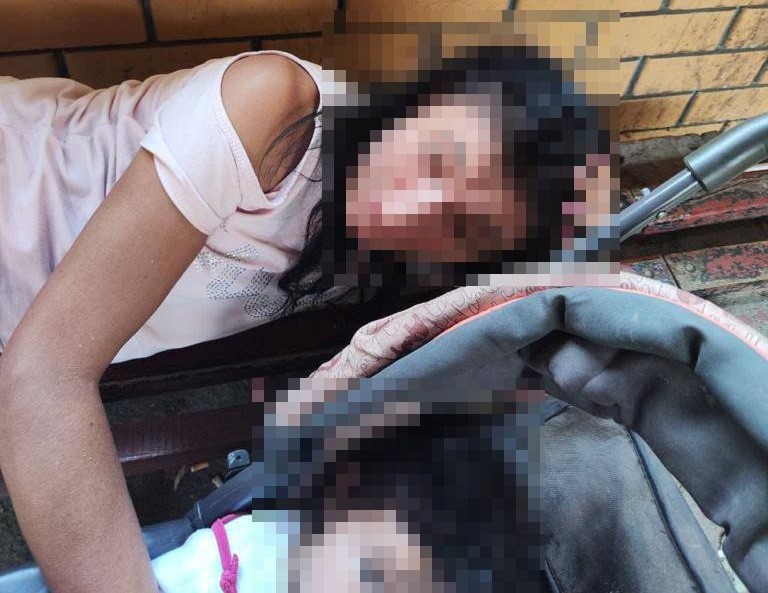 П’яна харків’янка заснула на зупинці, залишивши однорічну доньку без нагляду