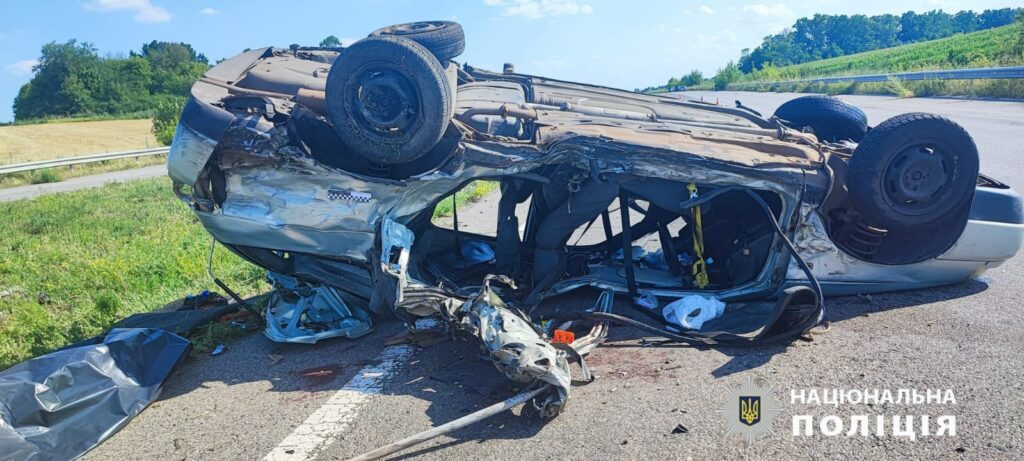 Смертельна ДТП на Харківщині: авто вилетіло на дорогу, де проводили ремонт