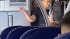 Wizz Air высадила из самолета украинского ветерана из-за протеза ноги (видео)