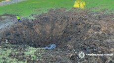 Пошкоджено футбольне поле і автомобілі – наслідки атаки ракетами на Харків
