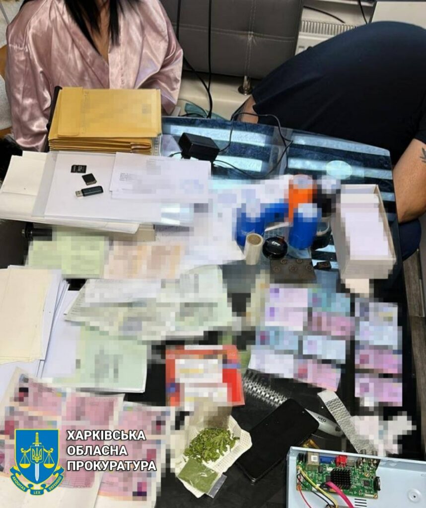 Злочинці у Харкові продавали фіктивні водійські права по 7 тис грн
