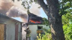 Ворог вдарив по приватному сектору: рятувальники гасили пожежу в Куп’янську