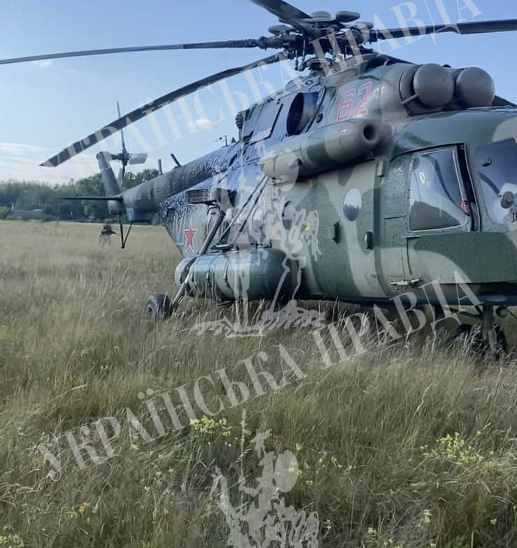Розвідка “виманила” в Україну російський Мі-8: гелікоптер сів на Харківщині