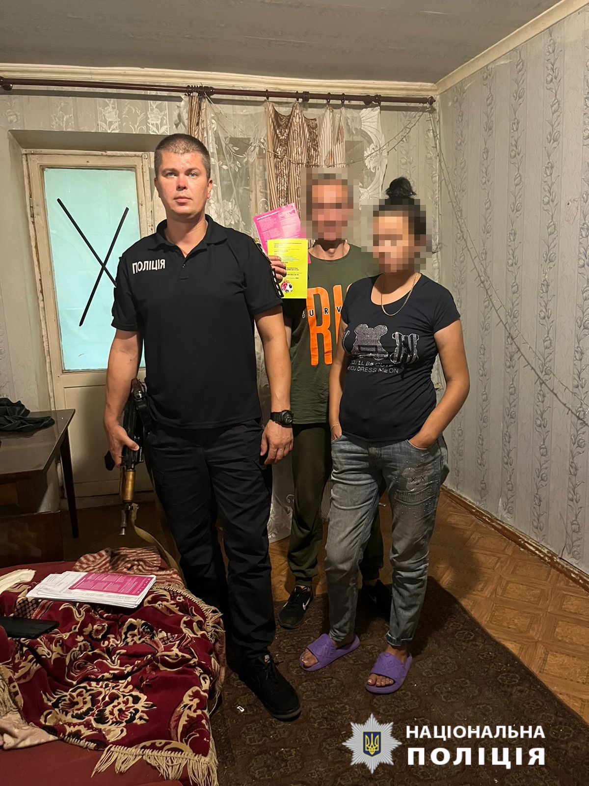Кричала про допомогу: в Харкові домашній тиран не відкривав поліцейським