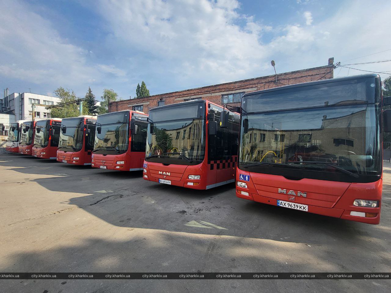 У понеділок та вівторок у частині Харкова не ходитиме транспорт