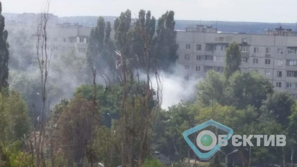 Горели гараж и автомобили: в Харькове произошел пожар (фото)