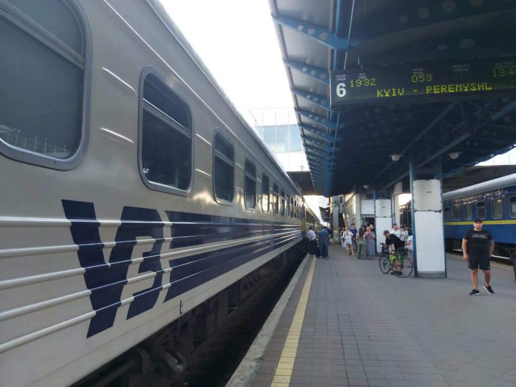 Поезд из Харькова в Польшу временно отменили