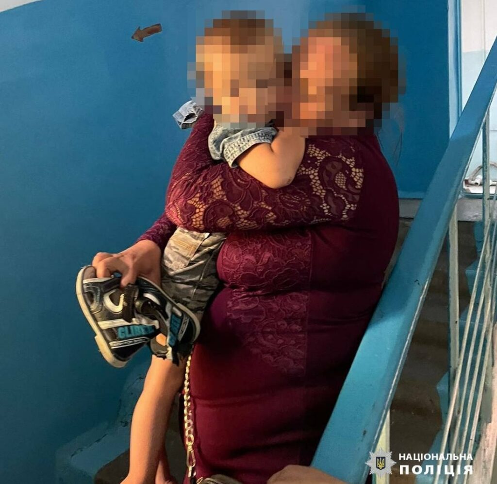 2-летний мальчик потерялся в Харькове на детской площадке