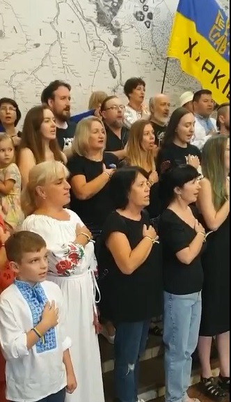 Гимн Украины спел хор «Ch.Ch.Choir» на станции метро Харькова – Терехов(видео)