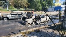 Россияне ударили по центру Купянска на Харьковщине, 5 автомобилей загорелись