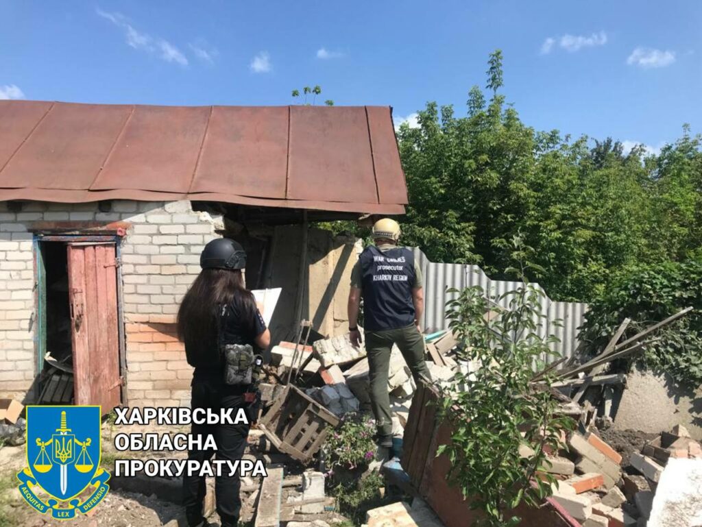 Росіяни черговими обстрілами зруйнували приватні будинки в Харківській області