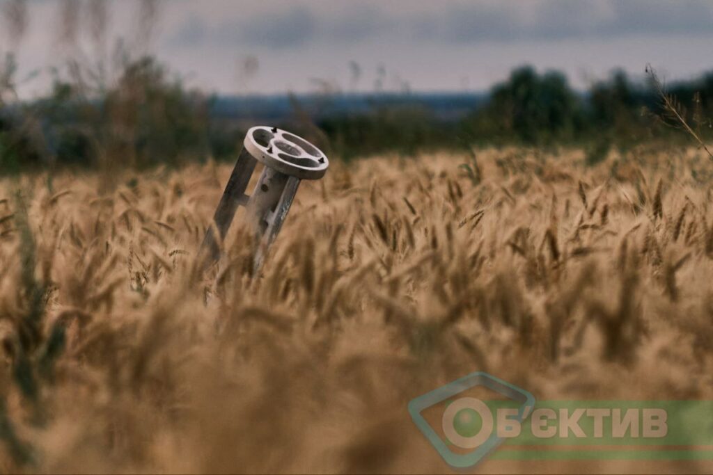 Трактор-разминировщик подорвался в поле на Харьковщине