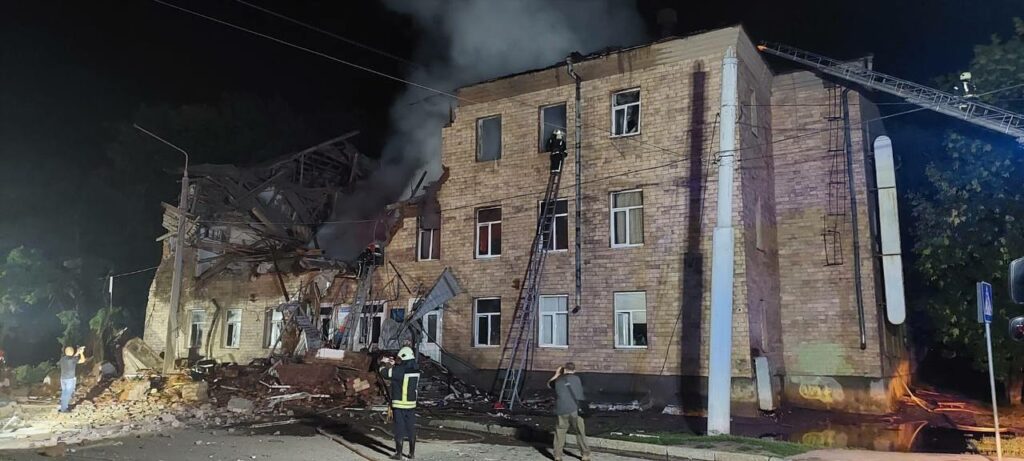 Внаслідок удару по спорткомплексу поранено 63-річного чоловіка – Синєгубов