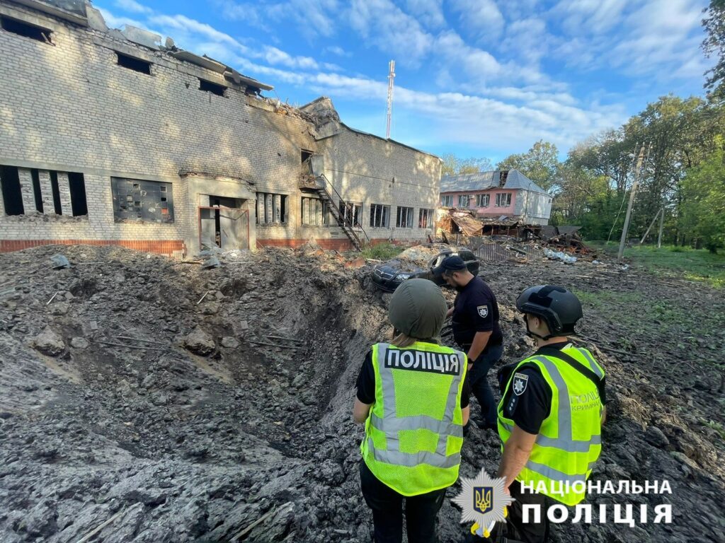 Фото з місця “прильоту” С-300 на Харківщині опублікували поліція й прокуратура