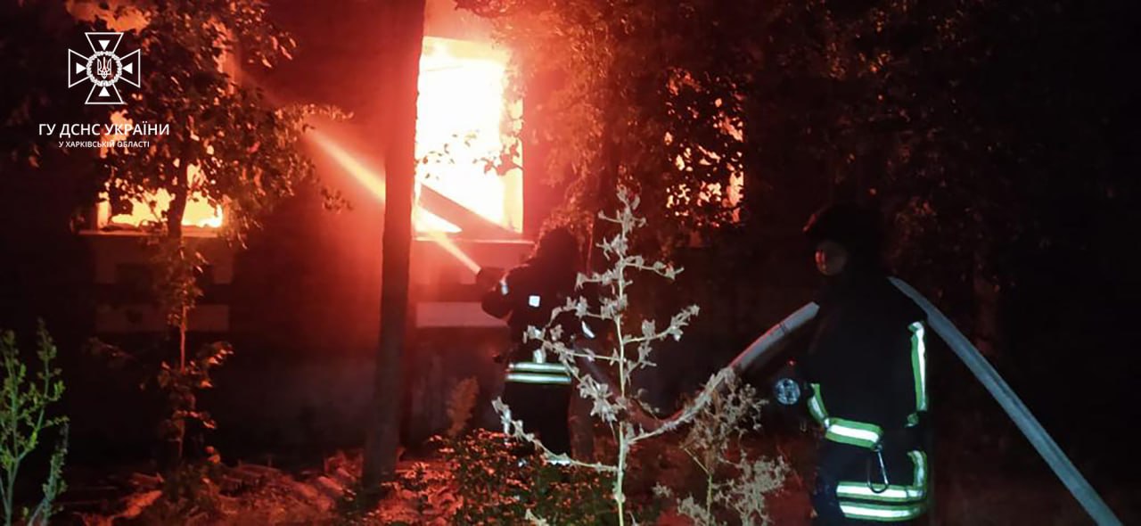 Пожар в Волчанске после обстрела 23 августа 2023