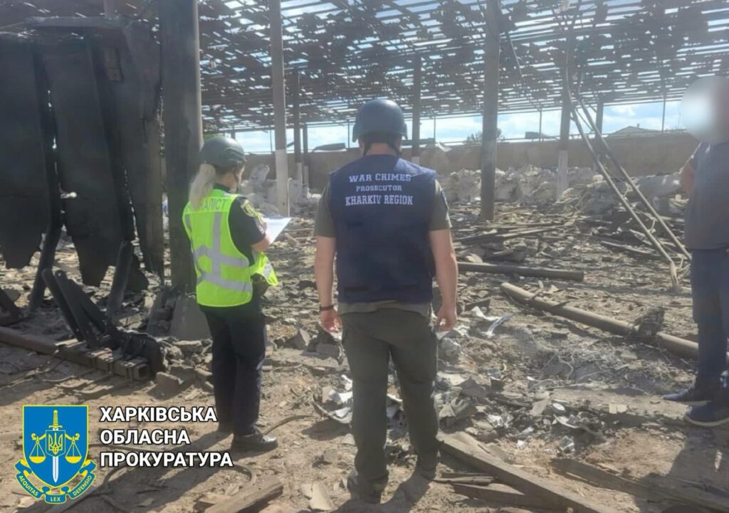 Ракетой Х-35 россияне ударили по селу на Харьковщине и разбили предприятие