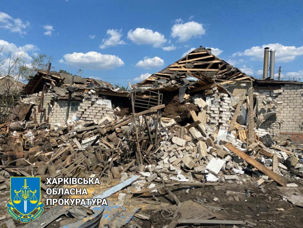 РФ вдарила авіабомбою ФАБ-250 по Харківщині – загинула 65-річна жінка