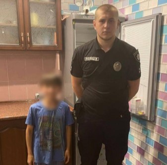 Шукали кілька годин: 10-річного хлопчика на Харківщині знайшли в кущах