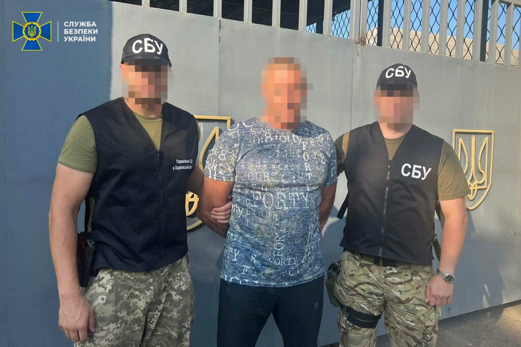 Заправляв техніку окупантів: на Харківщині затримали депутата-колаборанта
