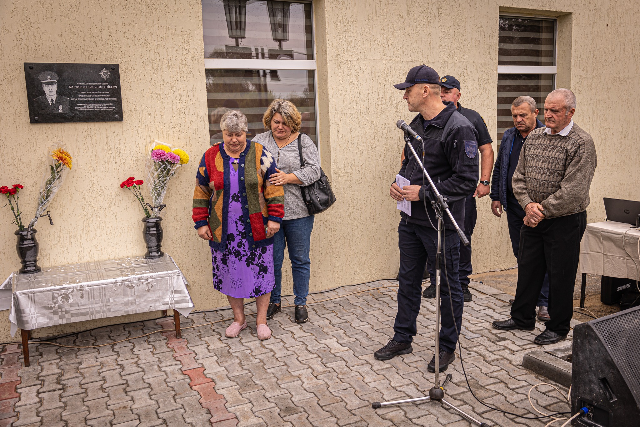 В Ізюмі відкрили меморіальну дошку загиблому рятувальнику ДСНС 2