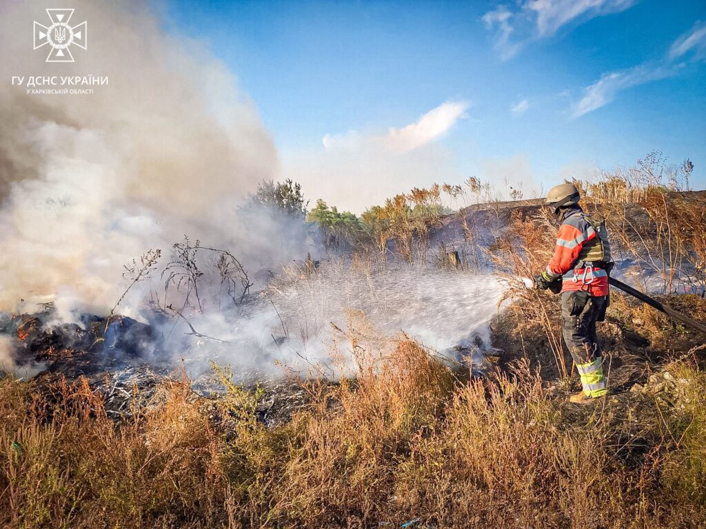 На Харківщині “чистюлі” викликали у 21 раз більше пожеж, ніж війська РФ