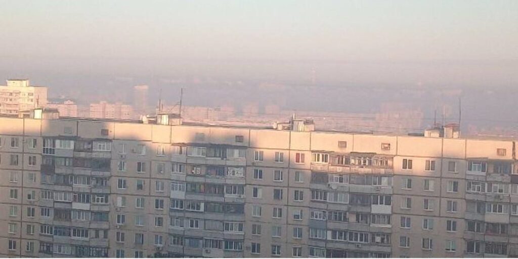 Харьков в дыму: в соцсетях постят фото и видео, экологи сообщают об опасности