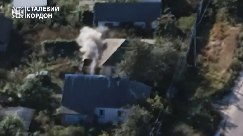Дрон-камикадзе атаковал командный пункт РФ на Купянском направлении (видео)