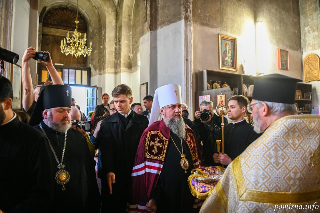 Глава ПЦУ Епифаний в Харькове провел молебен за победу (фото)