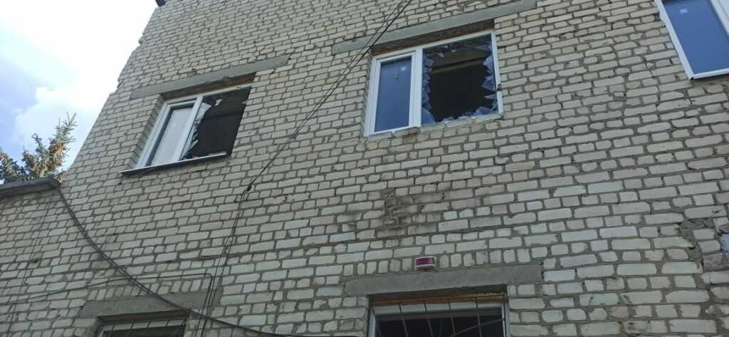 Под удар россиян по Казачьей Лопани попало подразделение ГСЧС (фото)