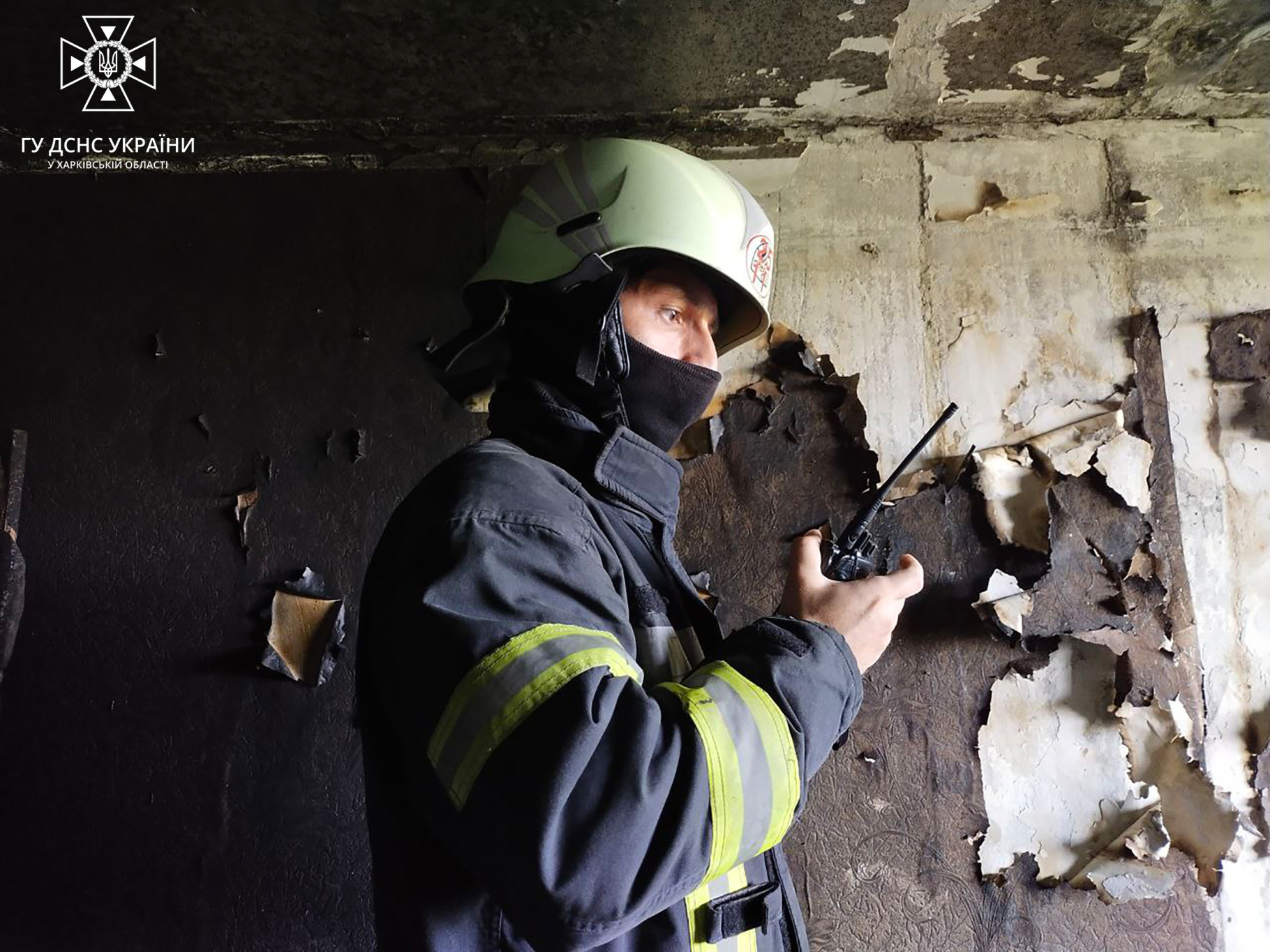 Взрыв в Харькове: горела многоэтажка, пострадал мужчина (фото)
