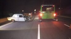 ДТП у Харкові: машина врізалася у тролейбус (фото)