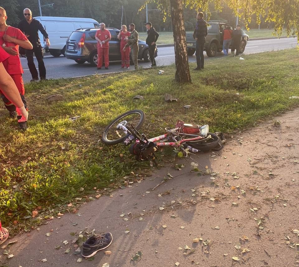 В Харькове водитель BMW сбил насмерть велосипедистку и погиб сам (фото)