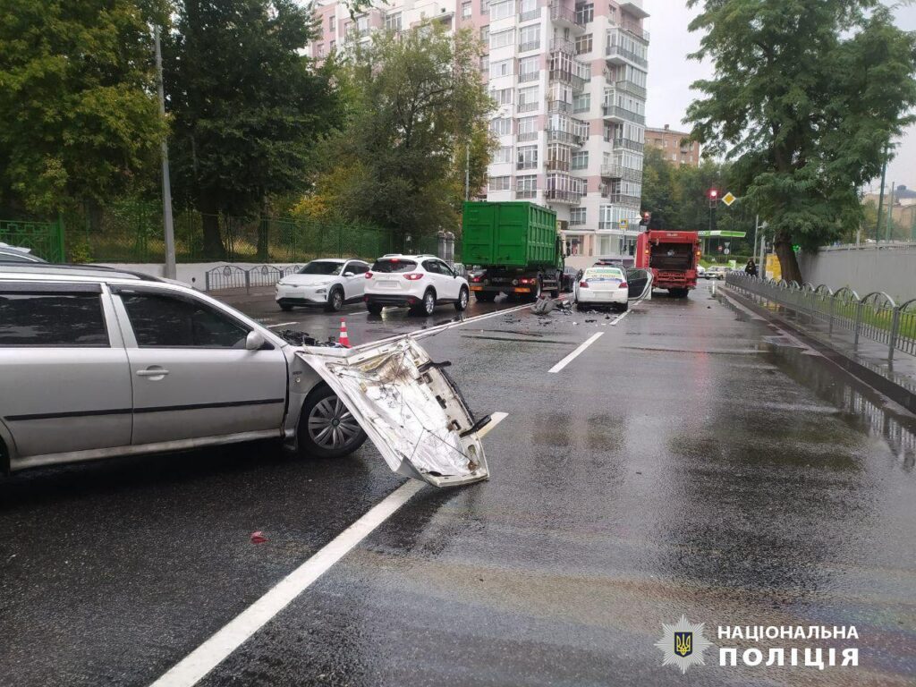 Два ребенка пострадали в ДТП в Харькове (фото)