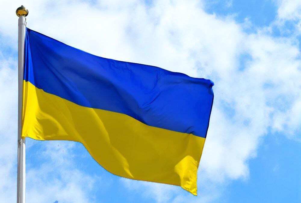 У Харкові замінюють прапор України
