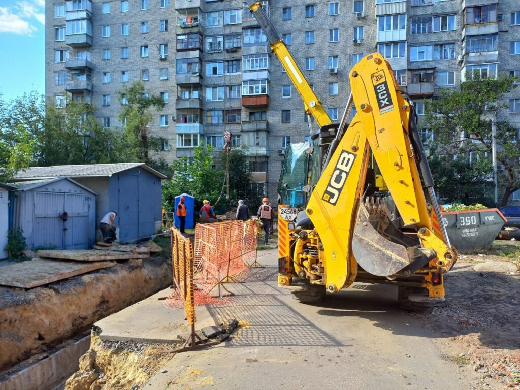 «Теплосети» завершают подготовку к зиме в Новобаварском районе Харькова