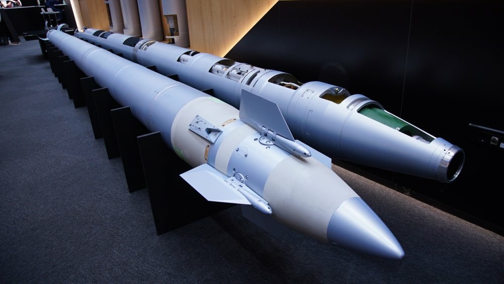В обход санкций. РФ производит ракет больше, чем до начала вторжения – NYT