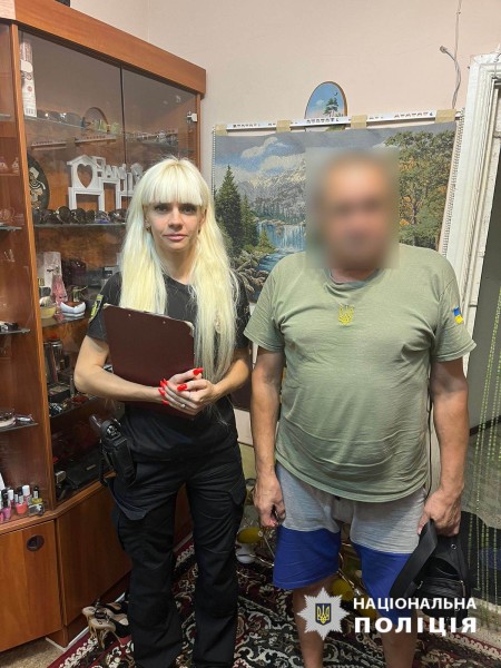На Харківщині син регулярно знущався над літніми батьками: що йому загрожує