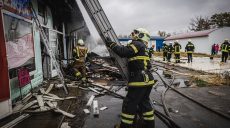 Пожар на рынке в Харькове тушили 80 спасателей (фото, видео)