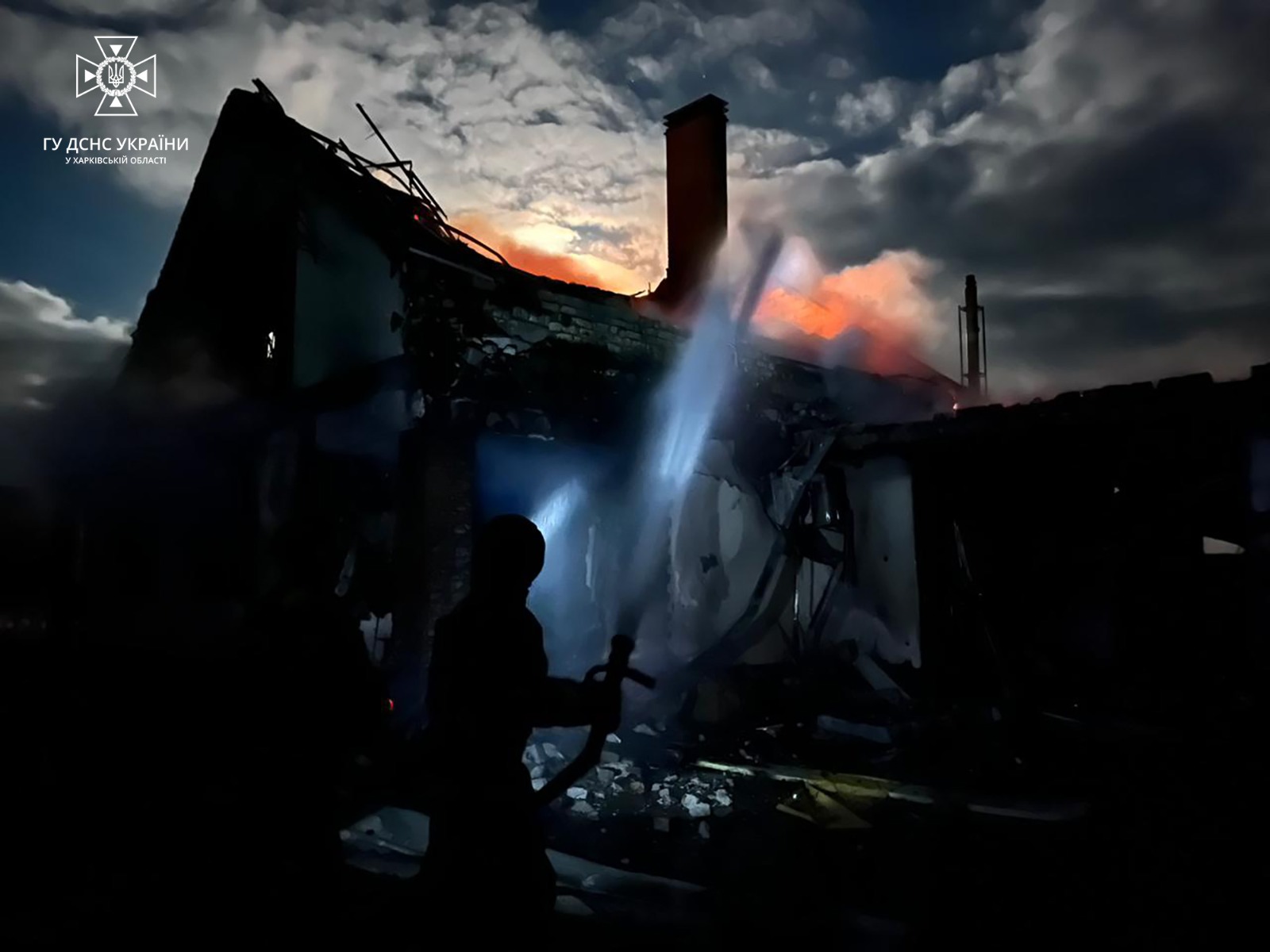 Пожар в Купянске после "прилета" 29 октября 2023 3