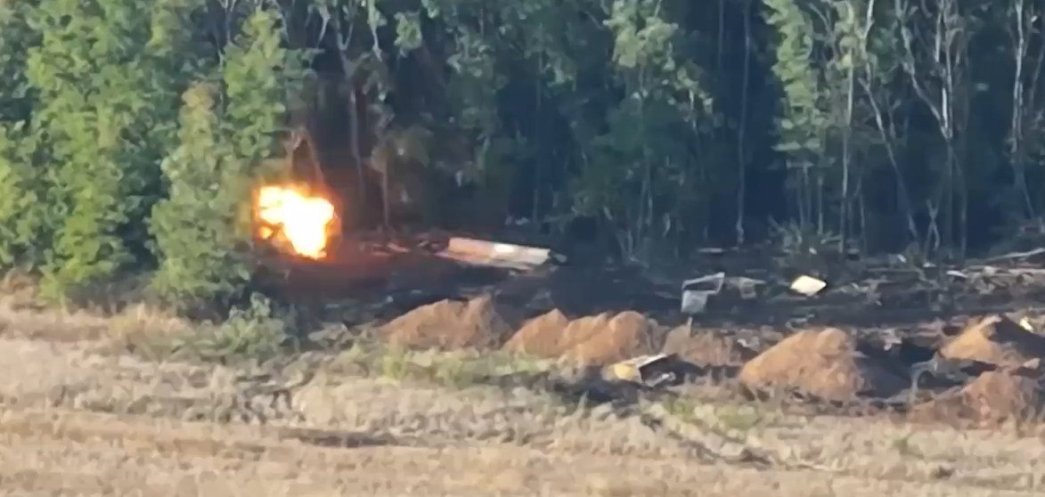 Ворожий екскаватор дроном знищили на Куп’янському напрямку (відео)
