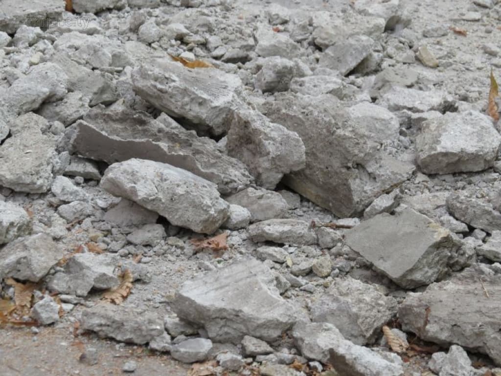 Мужчину, забившего куском бетона женщину на Харьковщине, посадили на 8 лет