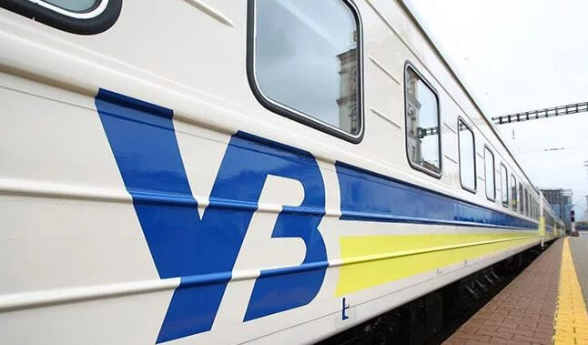 Потяг з Одеси до Харкова затримується через бурю – «Укрзалізниця»