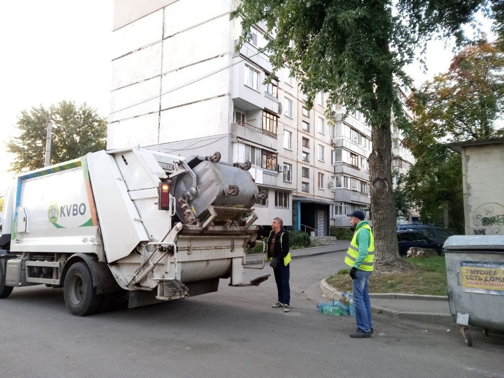Бригады КВБО поддерживают чистоту в Салтовском и Киевском районах Харькова
